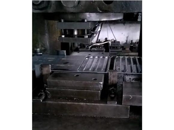 沖裁一體機(jī)